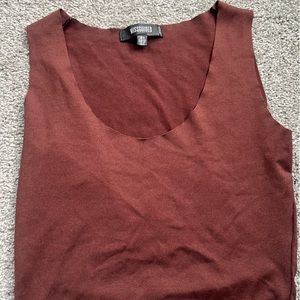 tank tops/ crop tops